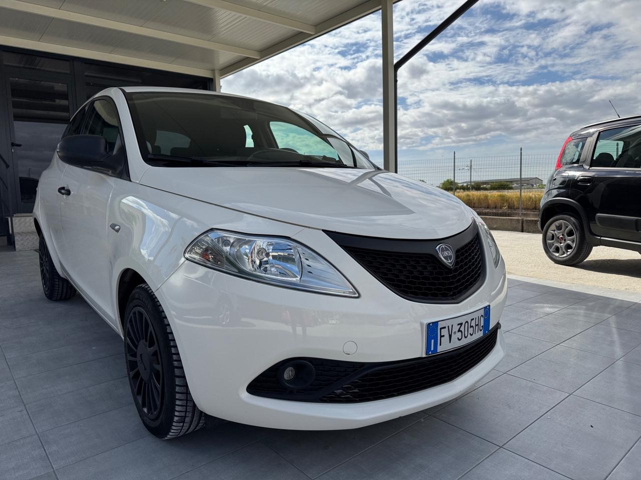 Lancia Ypsilon 1.2 69 CV 5 porte GPL Ecochic Elefantino Blu