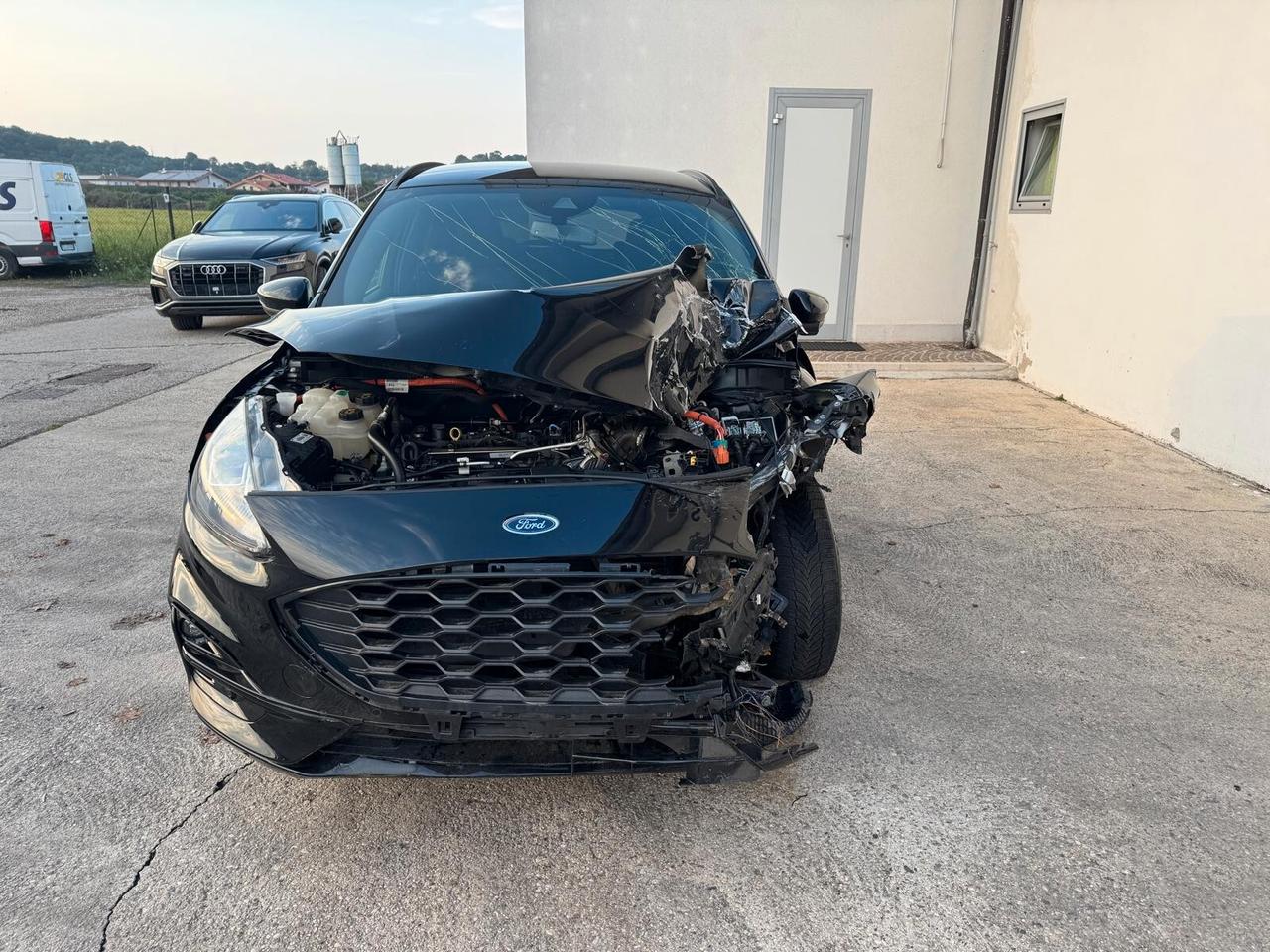 Ford Kuga 2.5 full hybrid ST-Line 2wd 190cv cvt INCIDENTATA