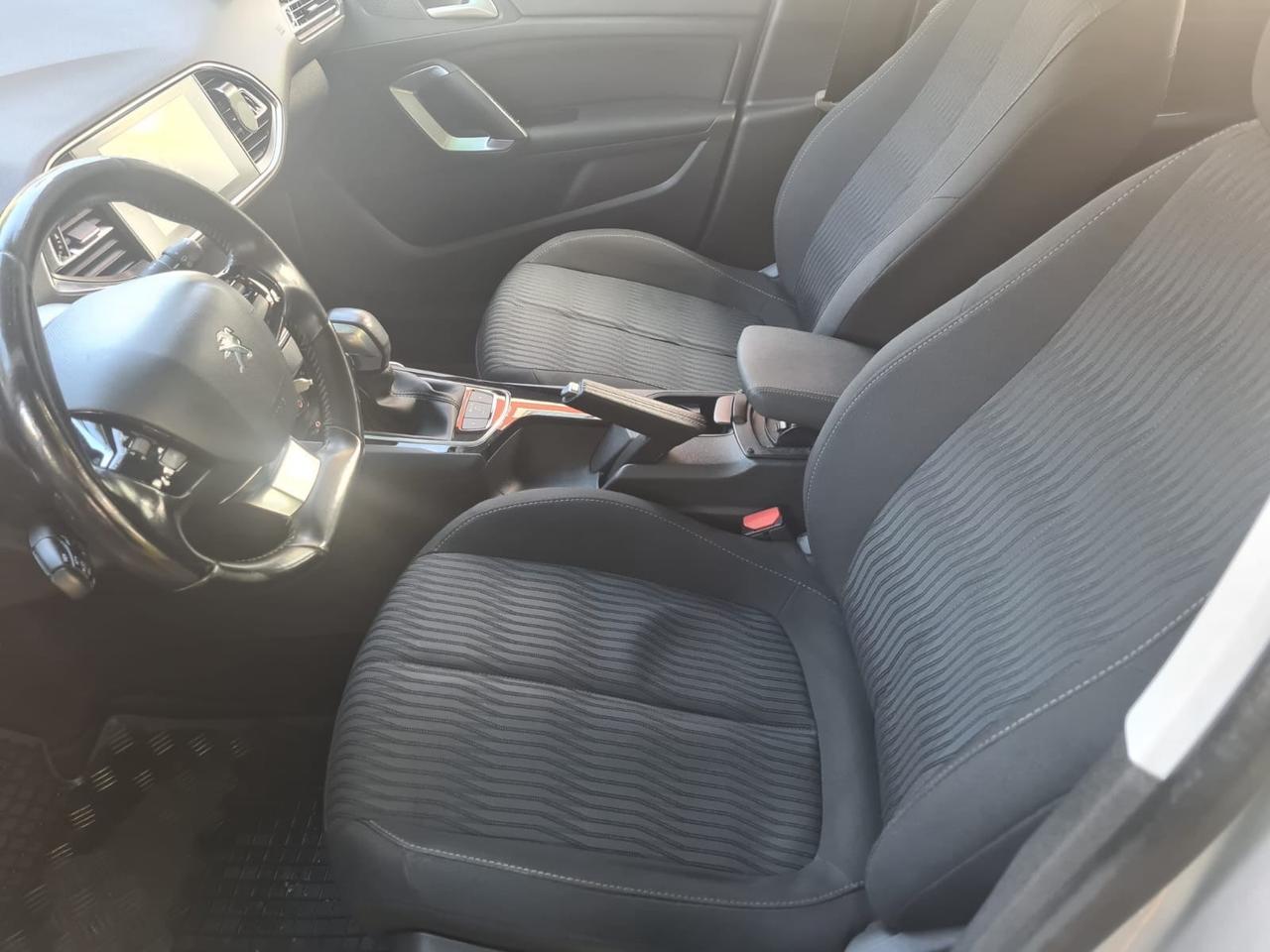 Peugeot 308 BlueHDi 150 S&S SW Allure
