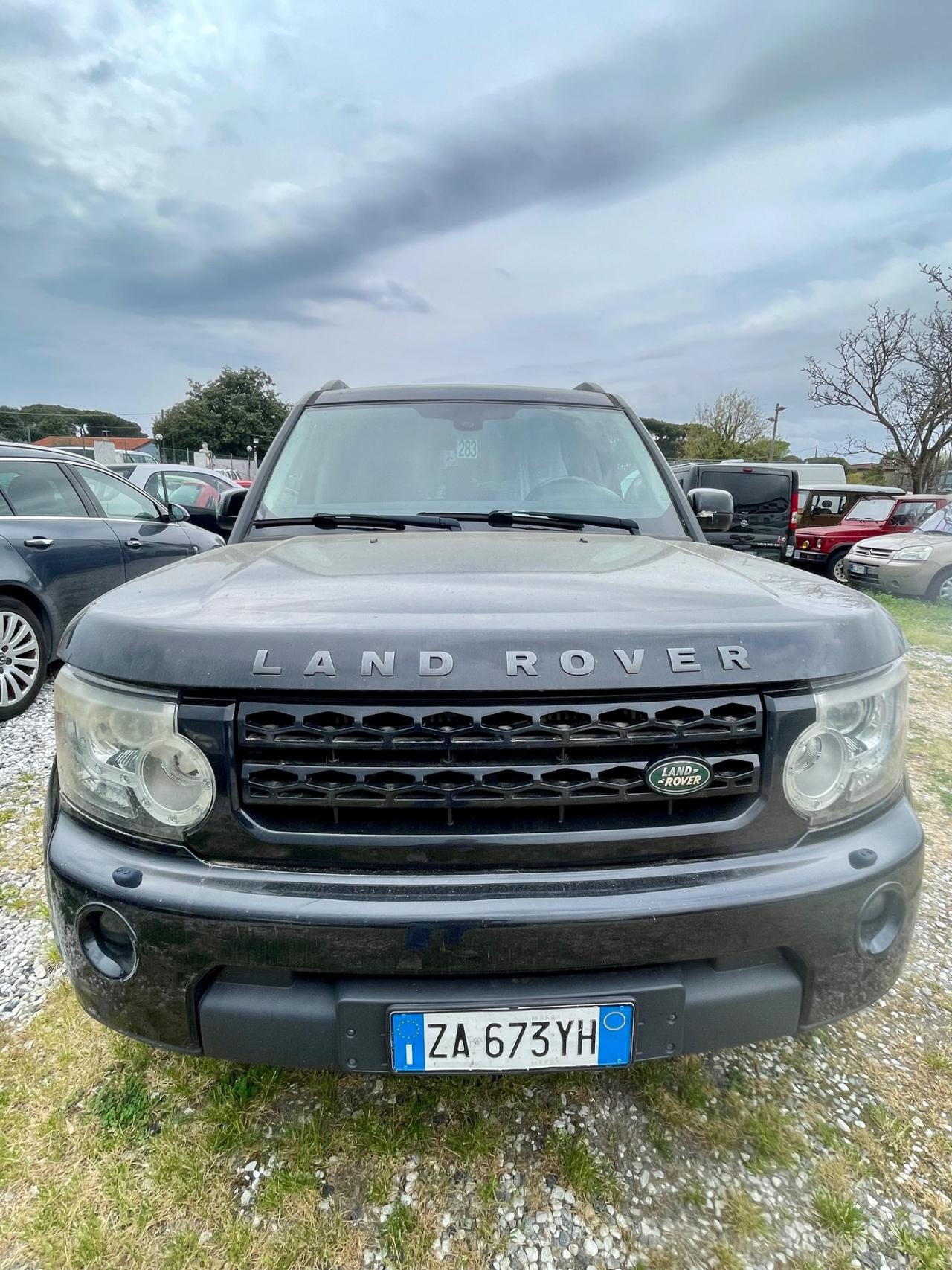 Land Rover Discovery 4 3.0 SDV6 245CV Black&White Limited Edition