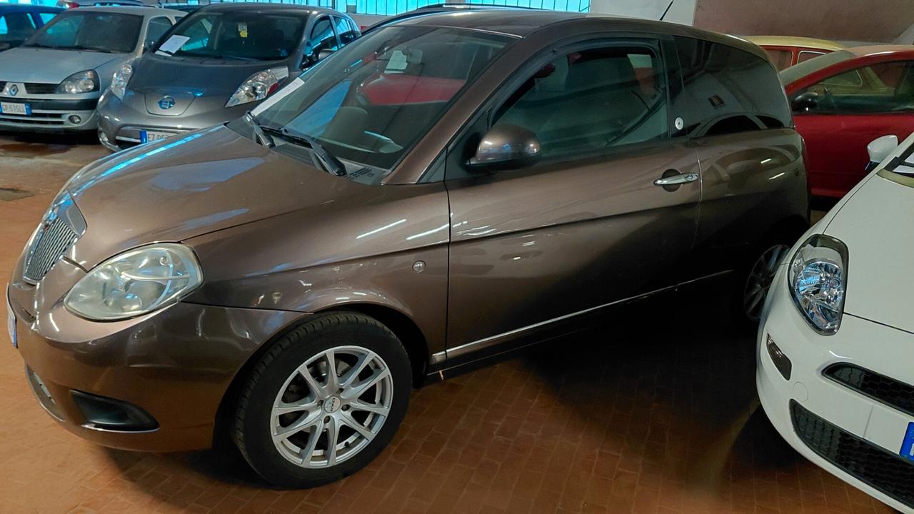 Lancia Ypsilon 1.4 New Oro Ecochic GPL