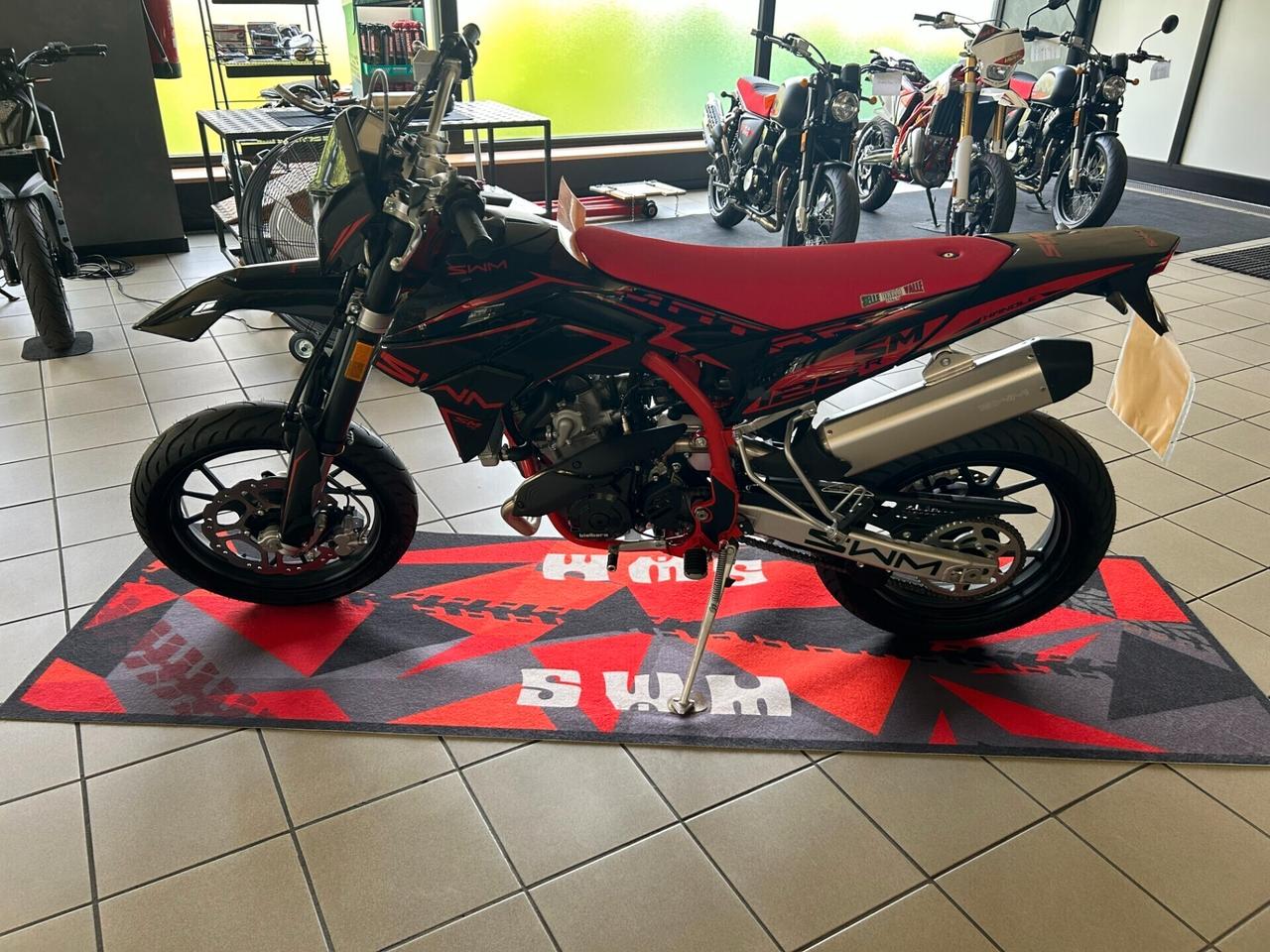 motard SM125 r 4tempi modello 2026 PREZZO PROMO FINO AL 30-04-2026