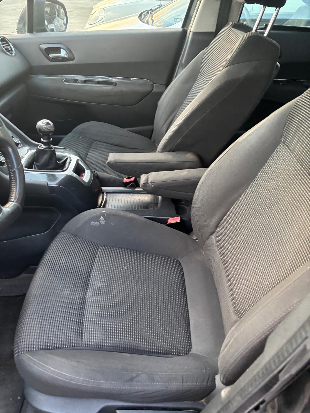 Peugeot 5008 1.6 HDi 112CV Access