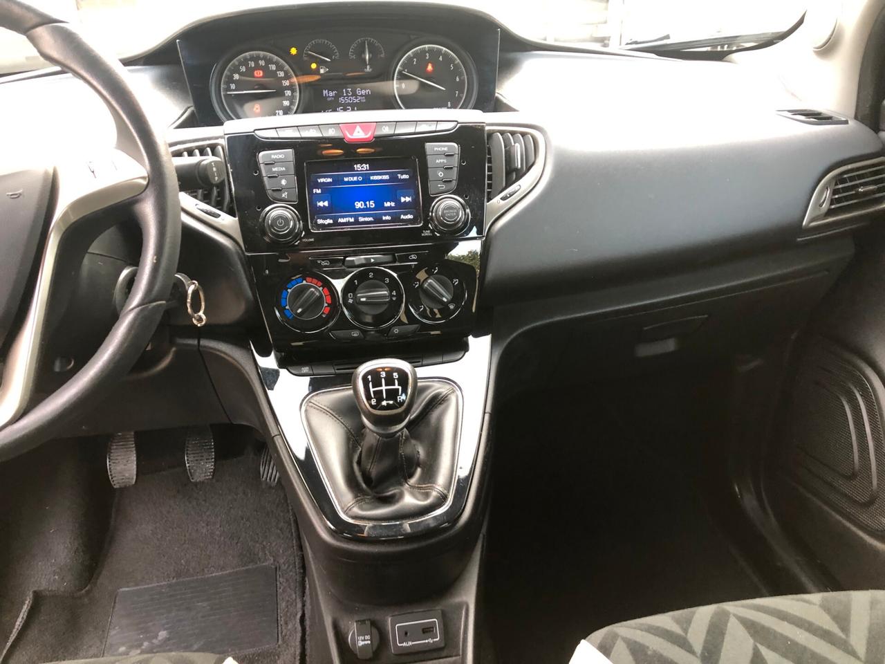 Lancia Ypsilon 1.2 69 CV 5 porte Gold