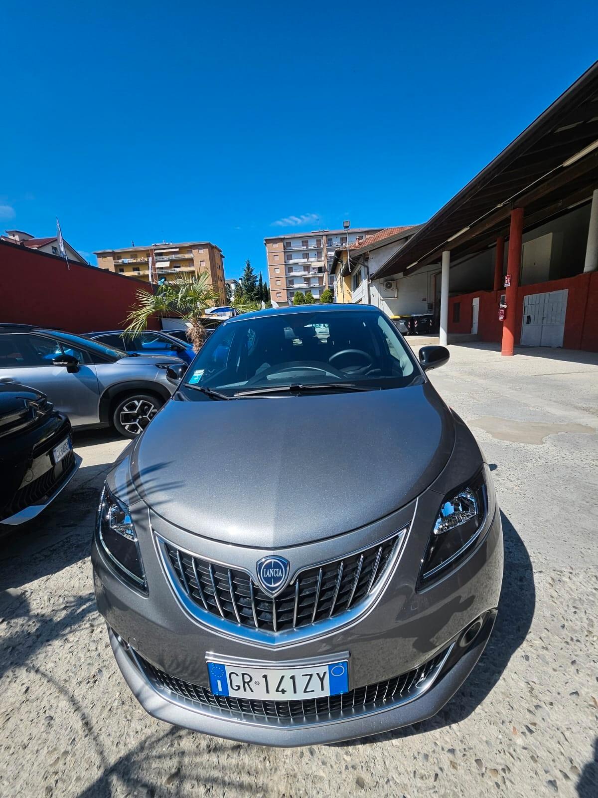 Lancia Ypsilon 1.0 FireFly 5 porte S&S Hybrid Platino