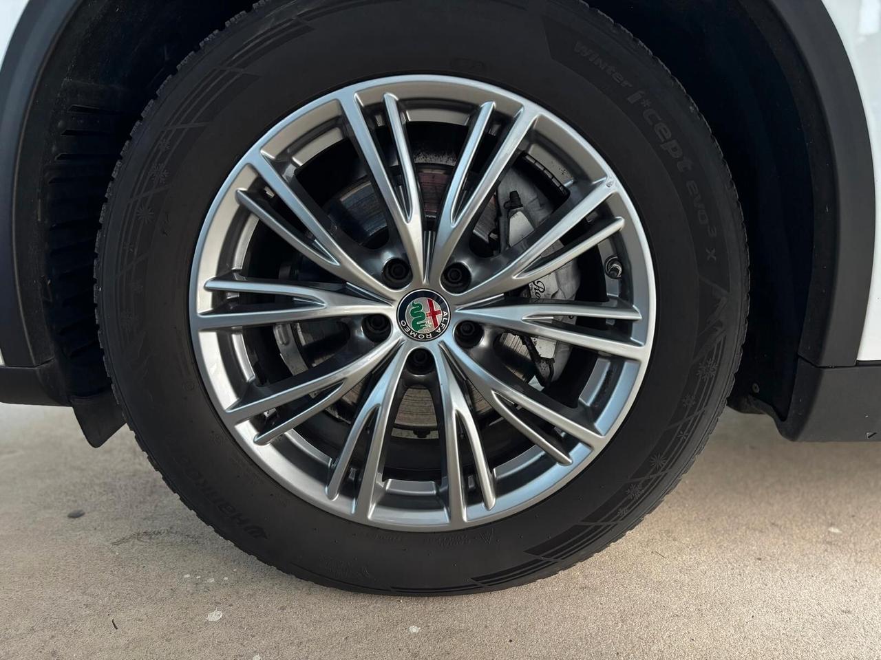 Alfa Romeo Stelvio 2.2 Turbodiesel 160 CV AT8 RWD Business