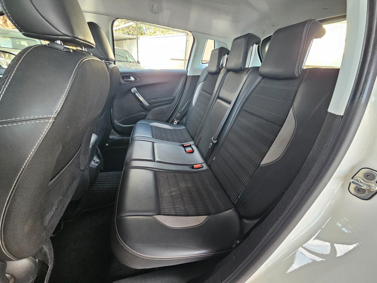 Peugeot 2008 1.6 BlueHDi 100 Allure