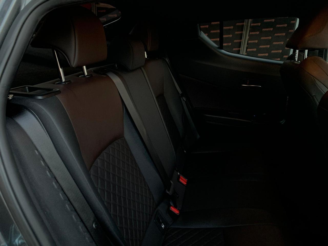 Toyota C-HR 1.8 Hybrid E-CVT Lounge