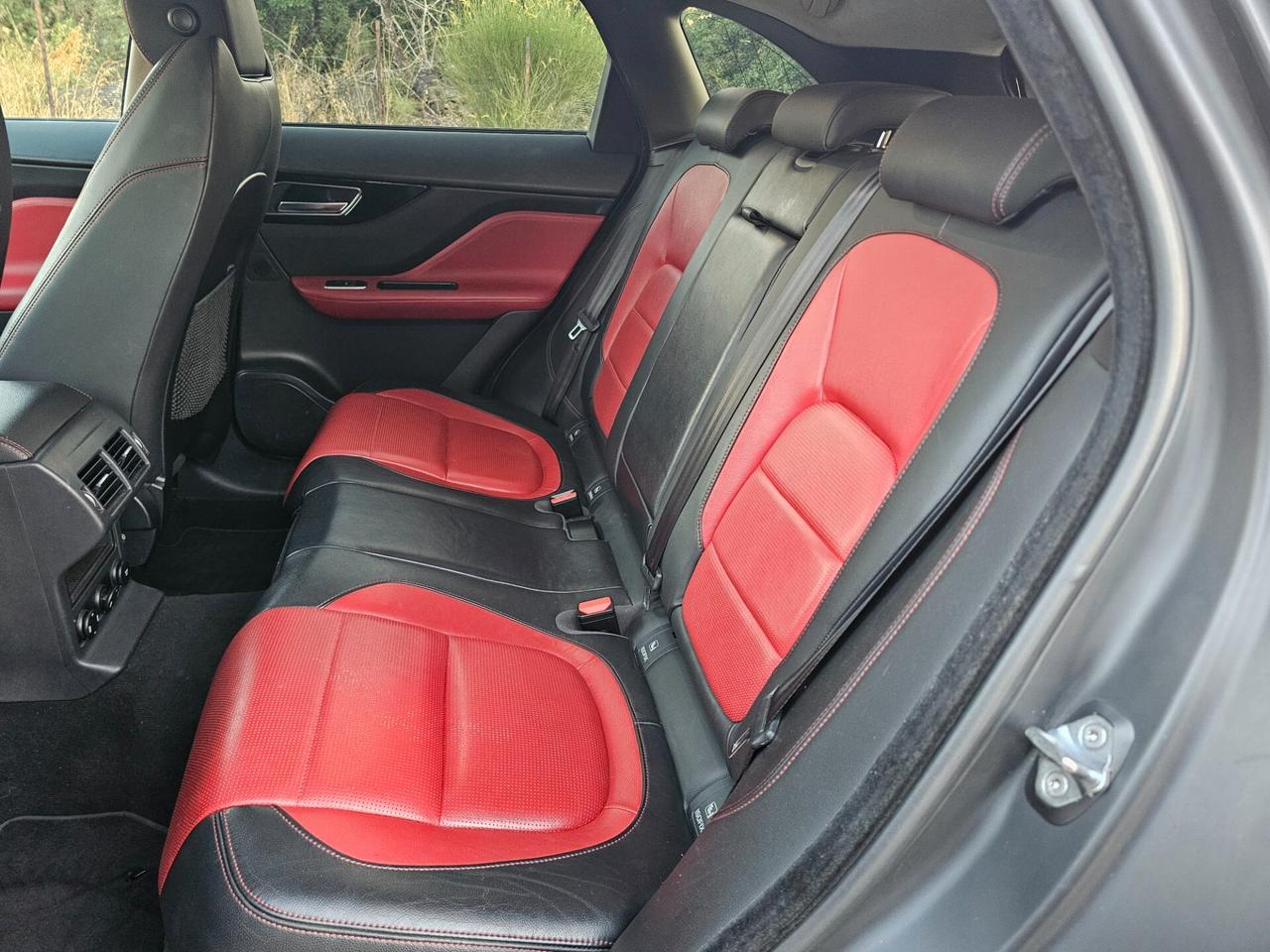 Jaguar F-Pace R-Sport 2.0 D 180 CV AWD automatica