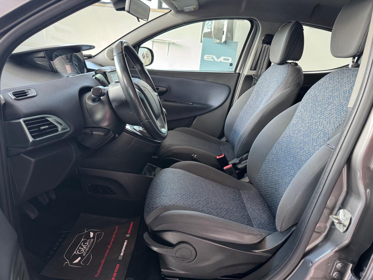 Lancia Ypsilon 1.0 FireFly Hybrid Gold - 2023