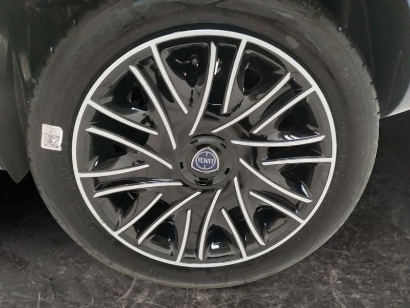 Lancia Ypsilon 1.0 firefly hybrid Oro s&s 70cv