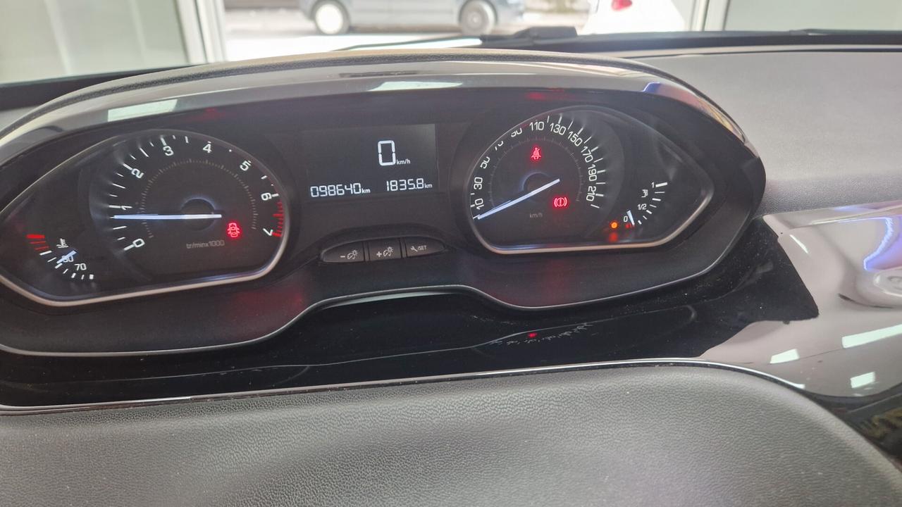 Peugeot 208 PureTech 82 5 porte