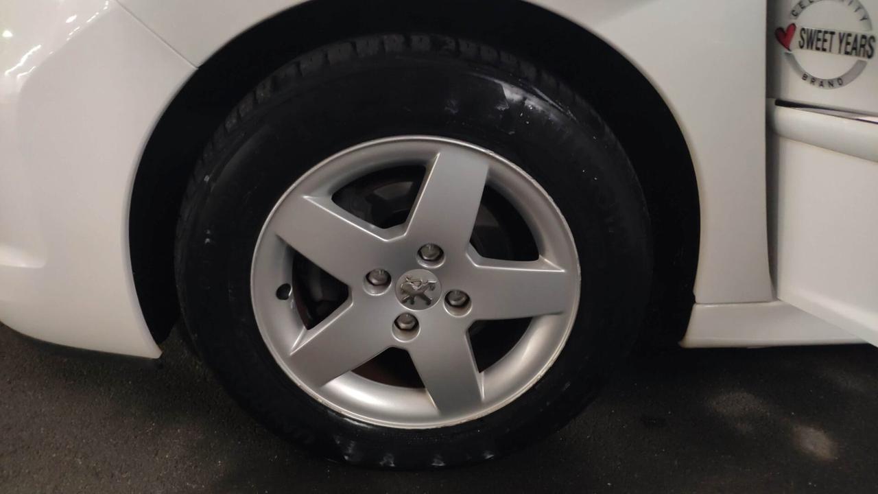 Peugeot 207 1.4 HDi 68CV 5p. Sweet Years
