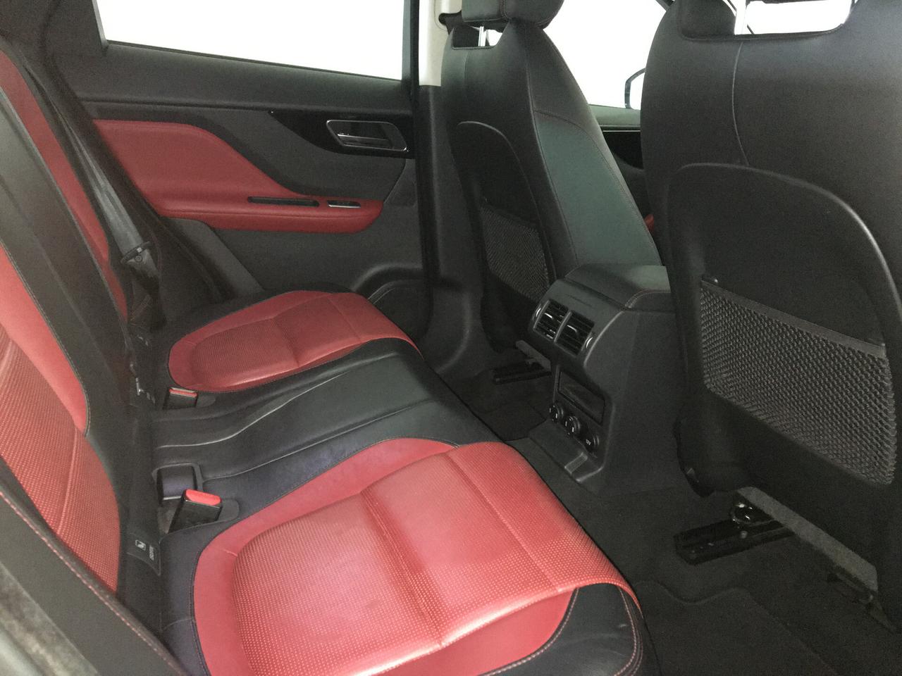 Jaguar F-Pace 3.0 D V6 300 CV AWD aut. R-Sport