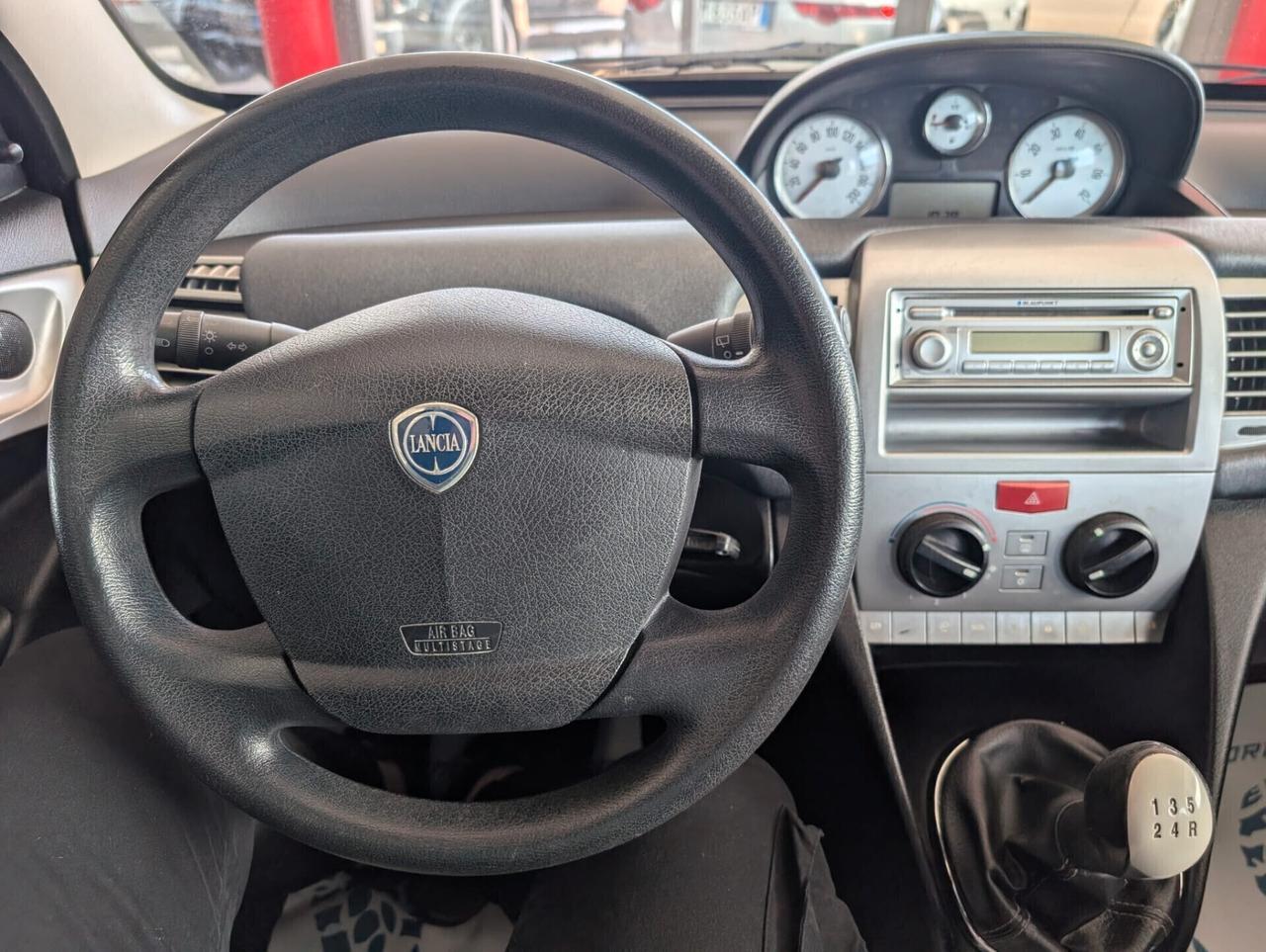 Lancia Ypsilon 1.3 MJT 75 CV