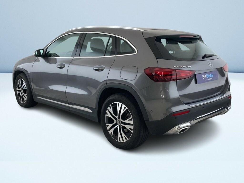 Mercedes GLA 180 180 D Progressive Advanced 8G-DCT