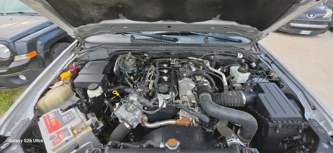 Nissan Navara 2.5 dCi King Cab LE