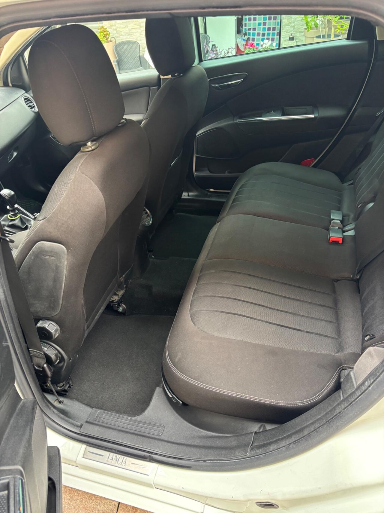 Lancia Delta 1.6 MJT DPF 105 CV Gold