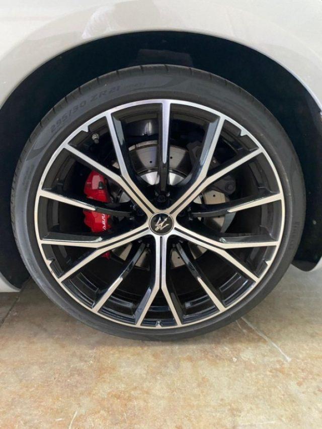MASERATI GranTurismo V6 490 CV AWD Modena