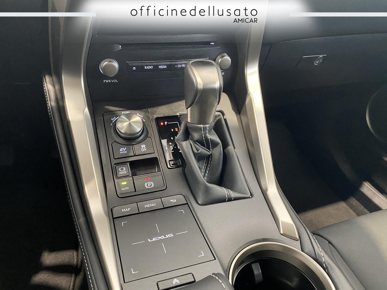 Lexus NX 300 2.5 hybrid premium 4wd cvt