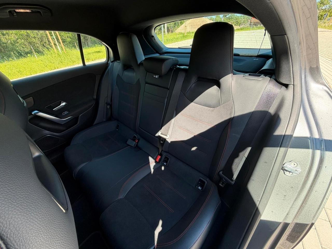 Mercedes-benz A 180 Automatic AMG Line Premium