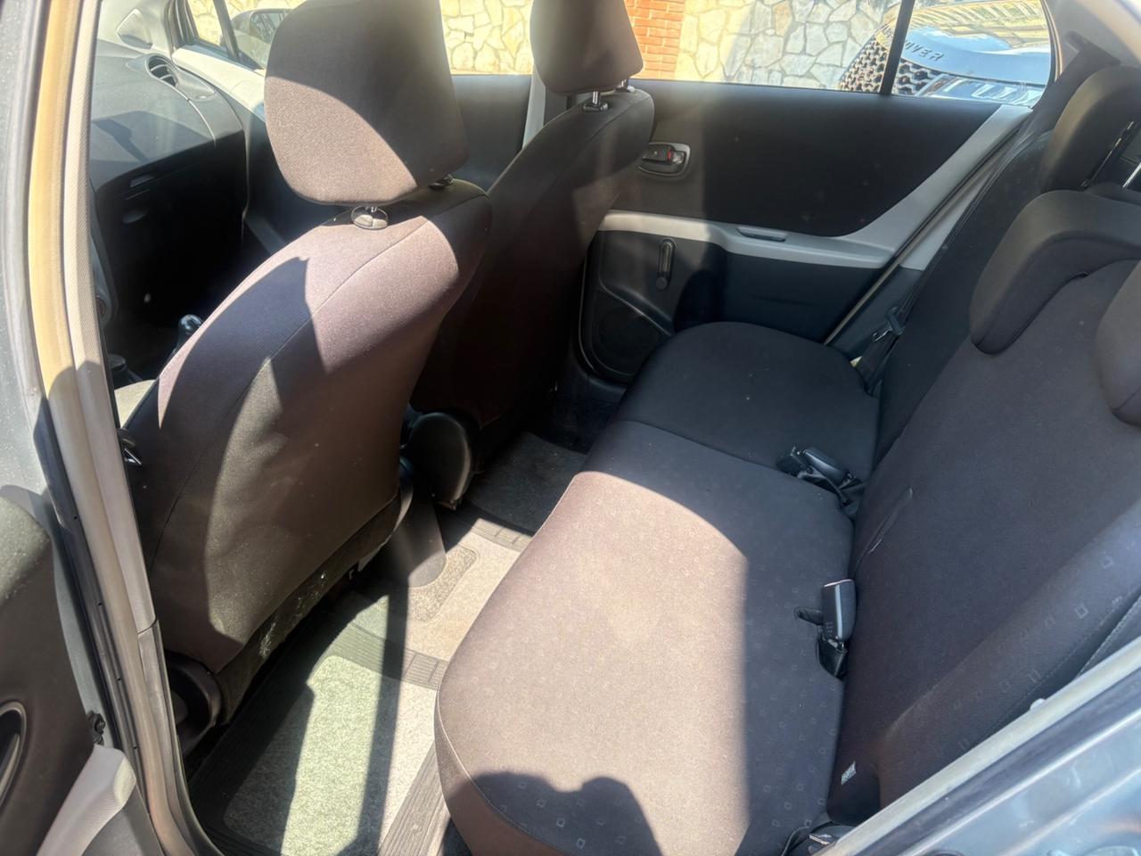 Toyota Yaris 1.0 5 porte