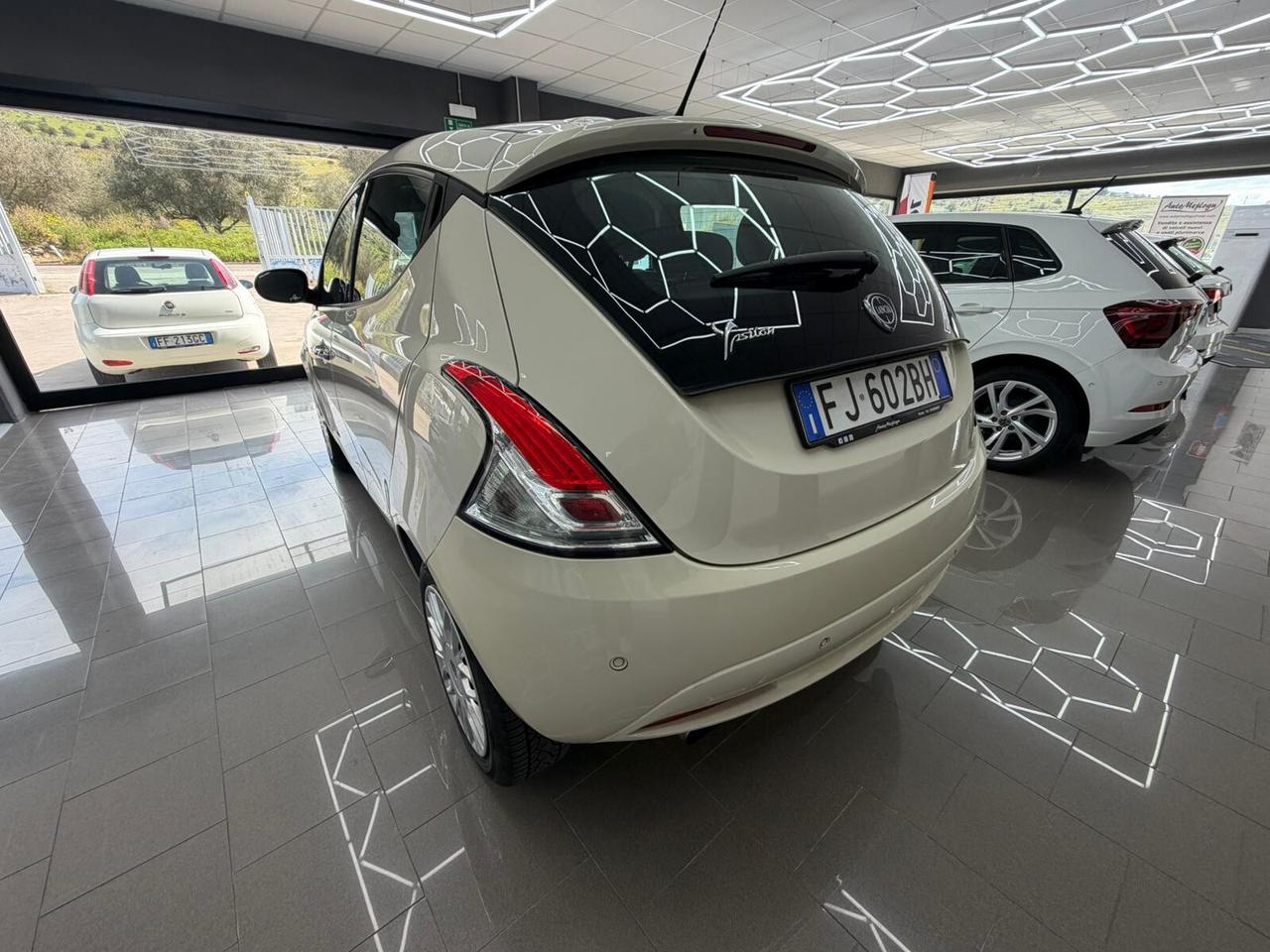 Lancia Ypsilon 1.2 69 CV 5 porte Gold