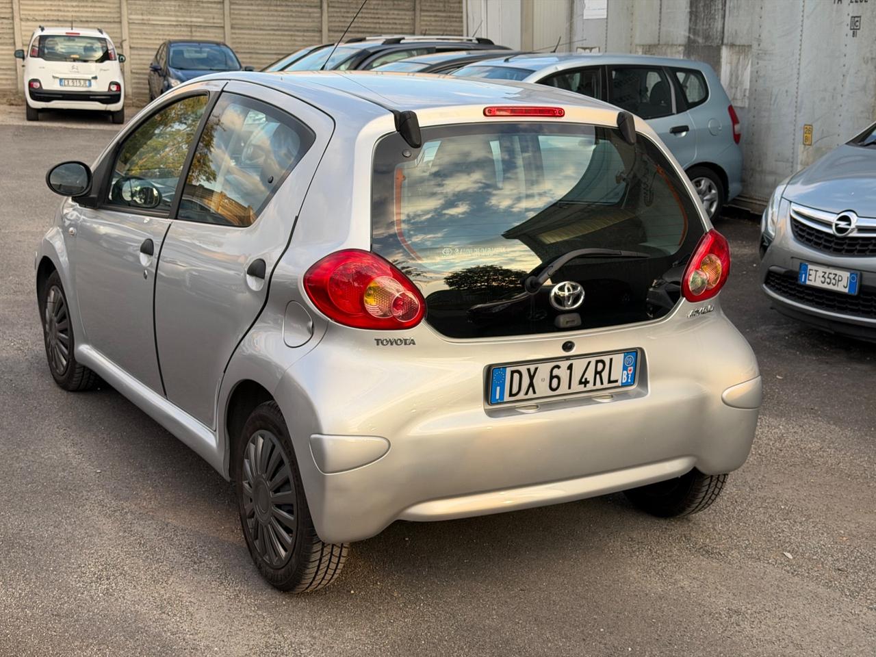 Toyota Aygo 1.0 12V VVT-i 5 porte Sol