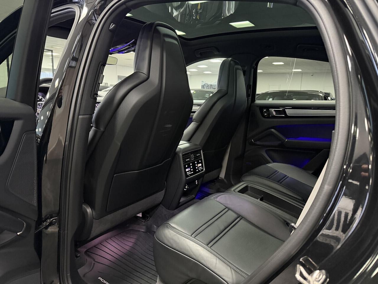 Porsche Cayenne Coupe e-hybrid Platinum Edition