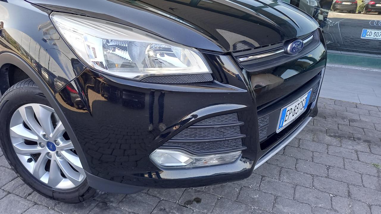 Ford Kuga 2.0 TDCI 140 CV 4WD Titanium