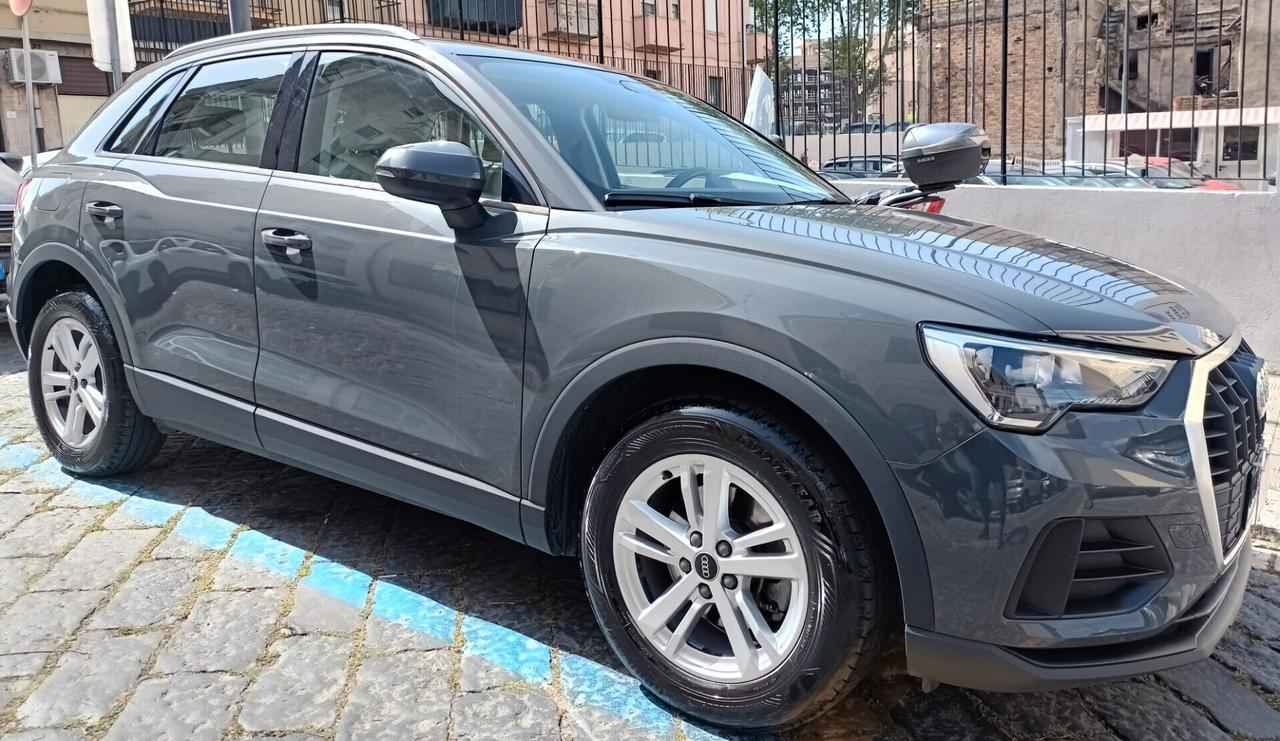 Audi Q3 35 TDI S tronic Business