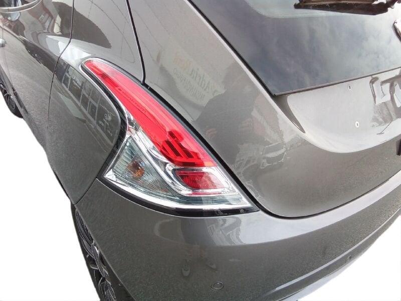 Lancia Ypsilon 1.0 FireFly 5 porte S&S Hybrid Platino