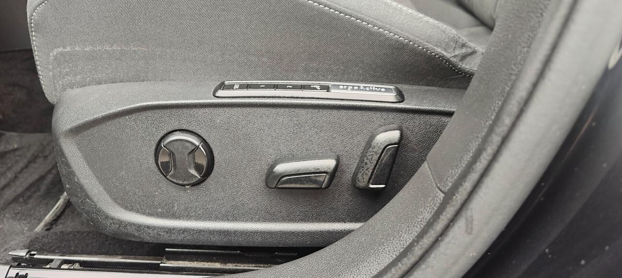 Volkswagen Golf 2.0 TDI 150 CV DSG SCR Style