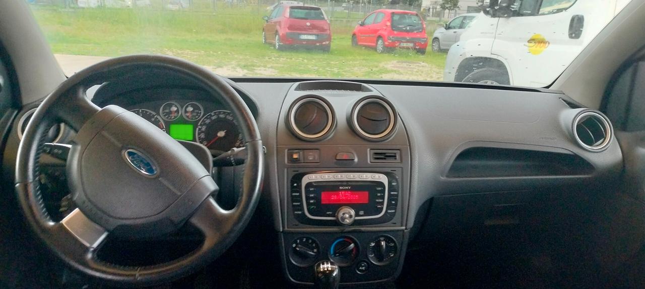 Ford Fiesta 1.4 TDCi 5p. Ghia