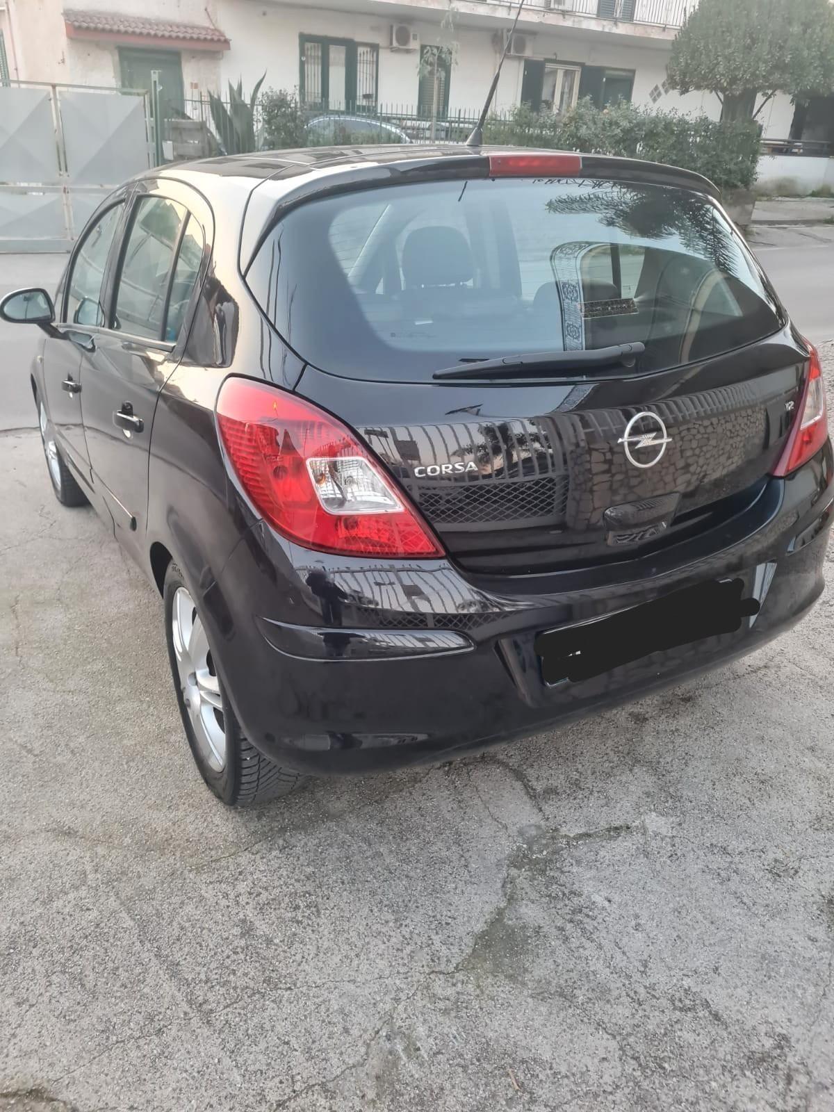 Opel Corsa 1.2 5 porte Enjoy