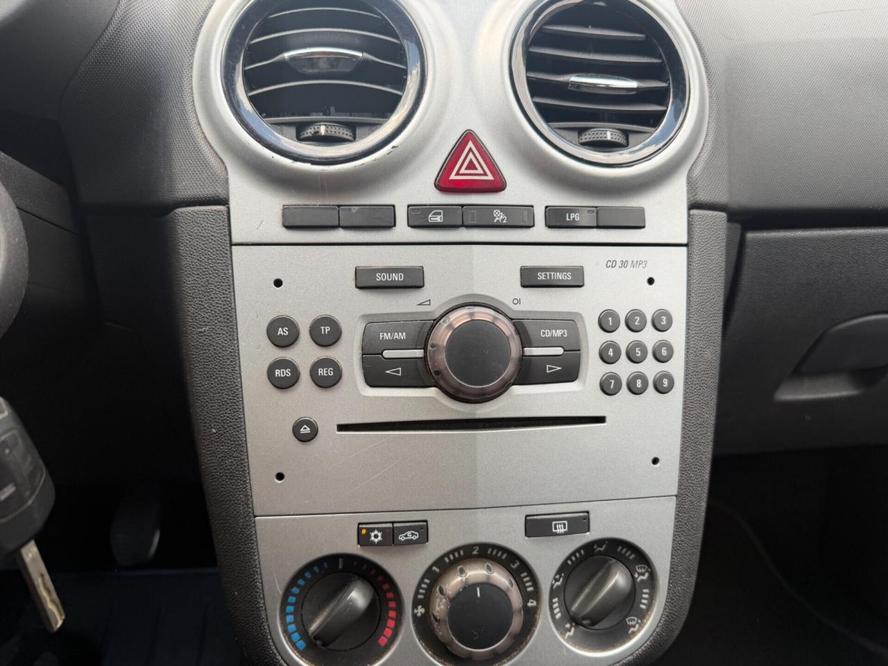 Opel Corsa 1.2 benzina-gpl originale valido 2032 euro5b