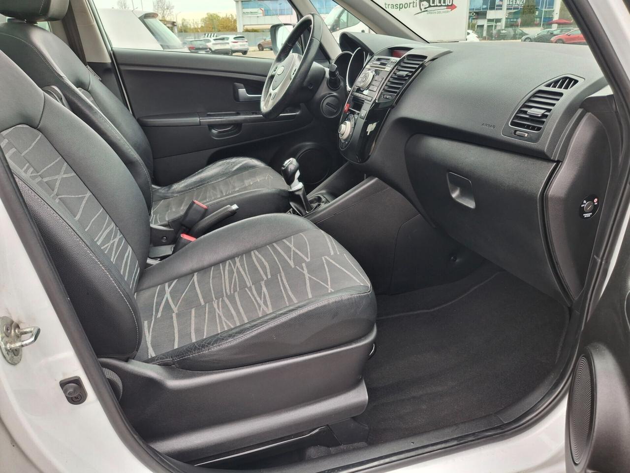 Kia Venga 1.6 CRDi-TETTO PANORAMICO APRIBILE-