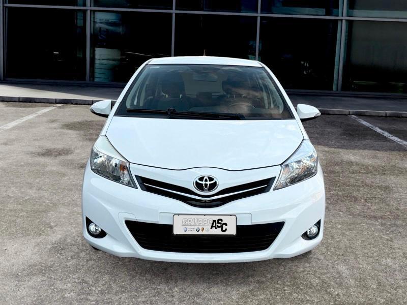 Toyota Yaris 5 Porte 1.0 BENZ 69 CV ADATTA A NEOPATENTATI