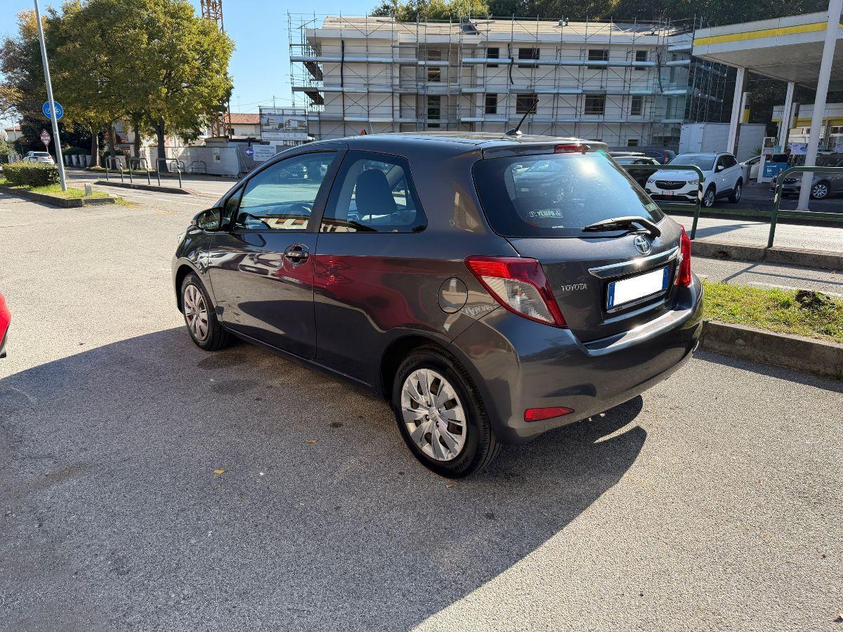TOYOTA - Yaris - 1.0 3 porte Active NEOPATENTATI