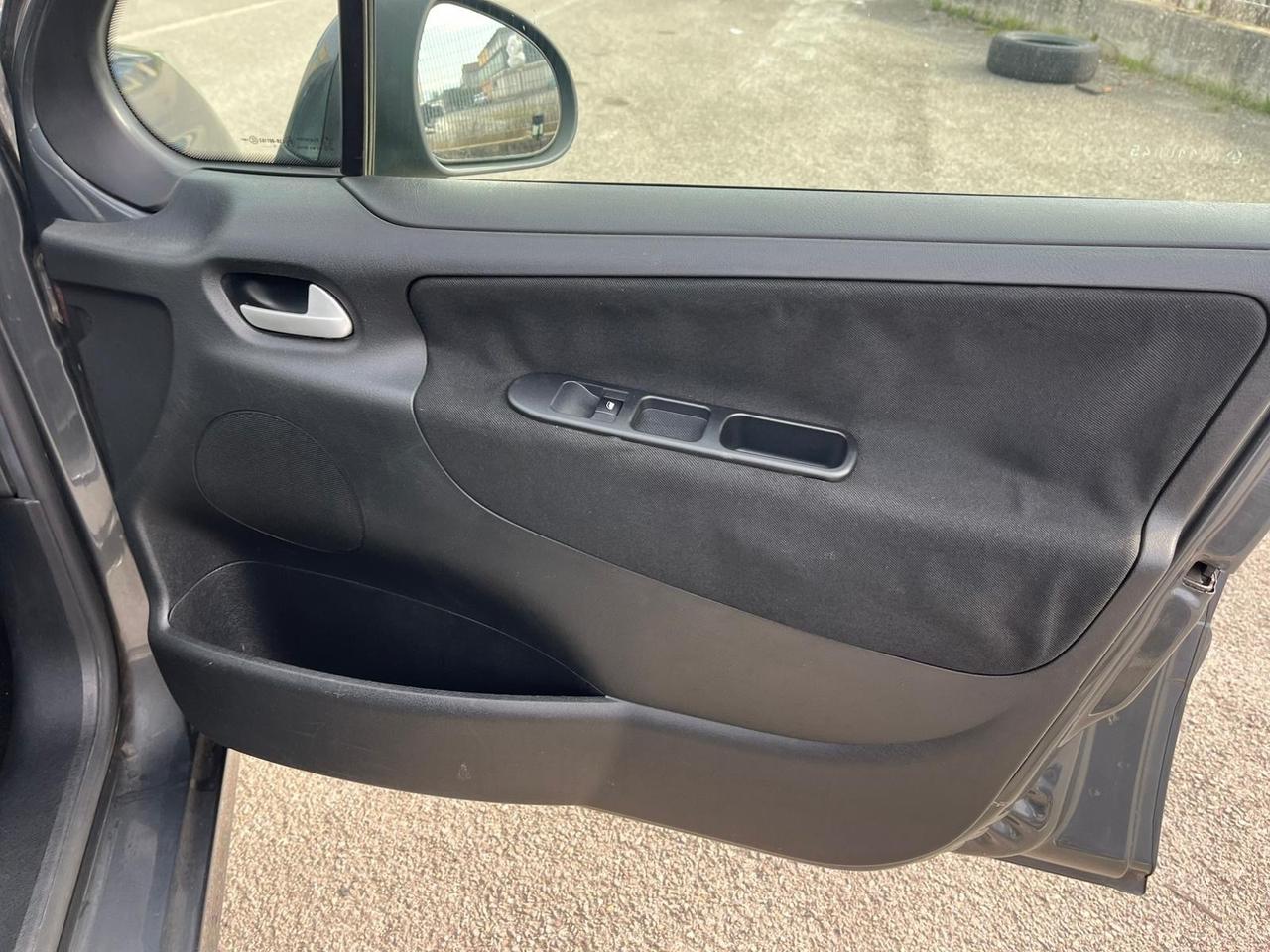 Peugeot 207 1.4 8V 75CV SW Special Edition