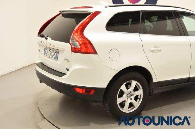 VOLVO XC60 2.0 DRIVe KINETIC TETTO