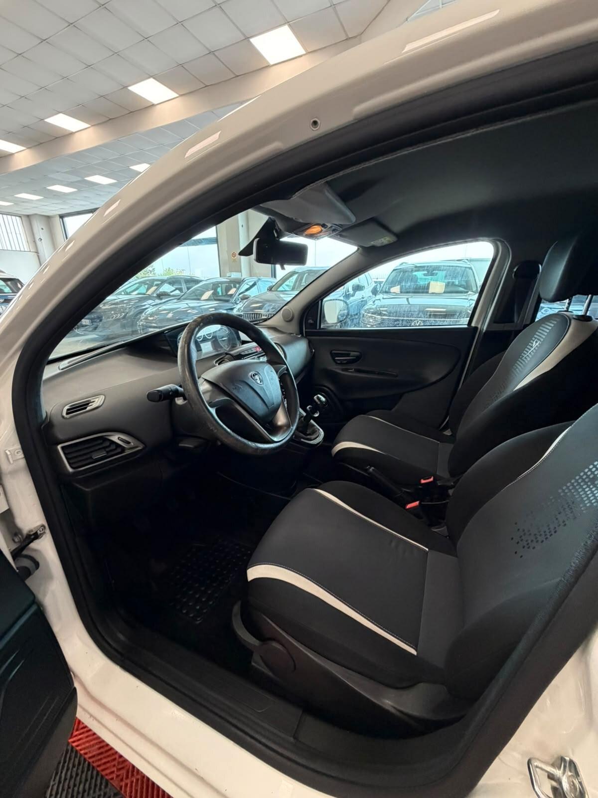 Lancia Ypsilon 1.2 69 CV 5 porte GPL Ecochic Gold