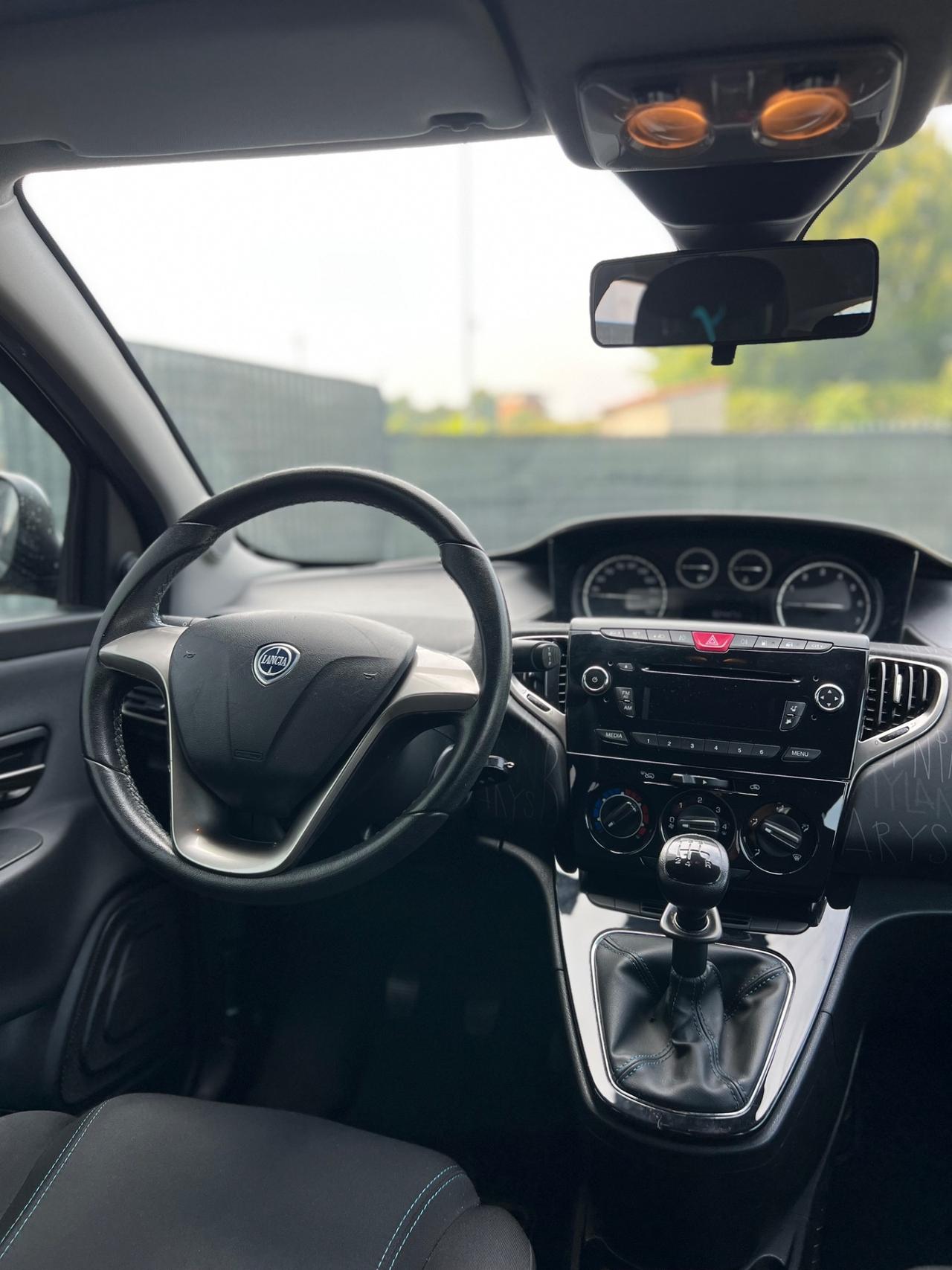 Lancia Ypsilon 1.2 69 CV 5 porte GPL Ecochic Elefantino blu