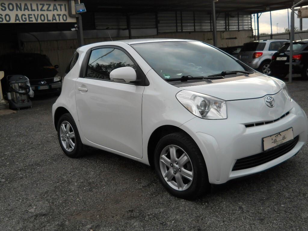 Toyota iQ TOYOTA IQ 1.4 DIESEL 66 KW 90 CV 6 MARCE OK NEO PATENTATI