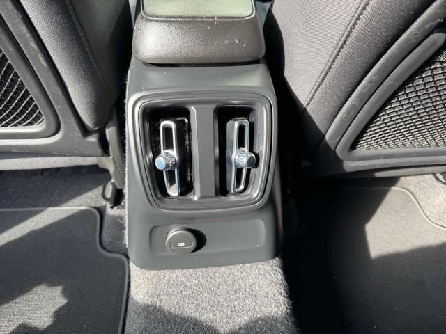 VOLVO XC40 T5 Recharge Plug-in Hybrid Inscription