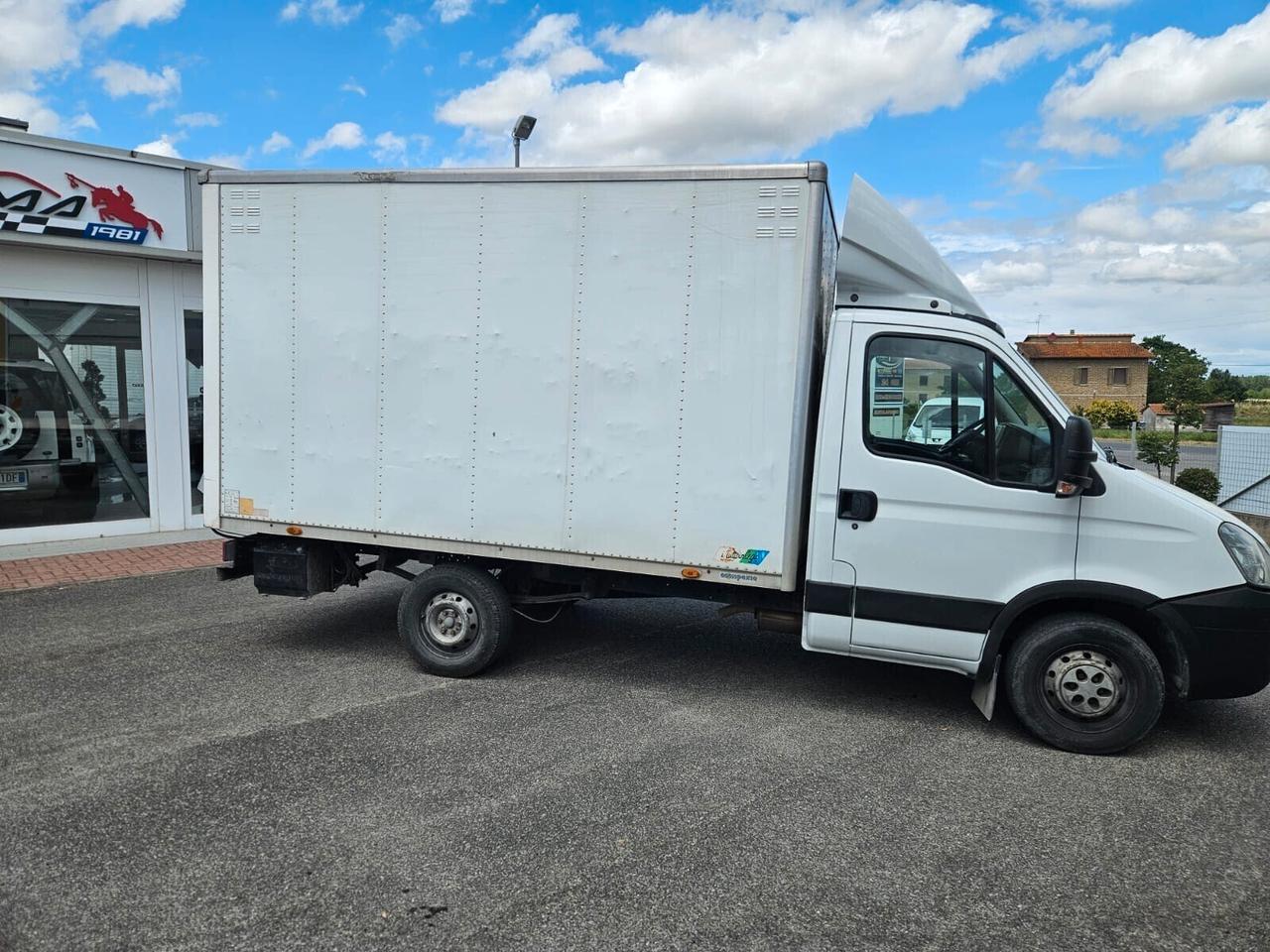 IVECO OMNICAR CON SPONDA POSTERIORE CARICATRICE PREZZO PIU IVA