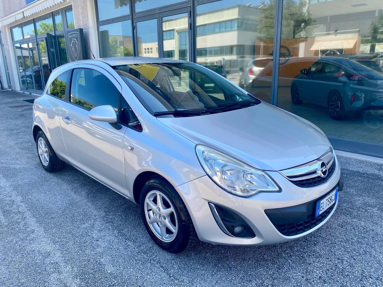 Opel Corsa 1.2 85CV 3 porte GPL - 2012