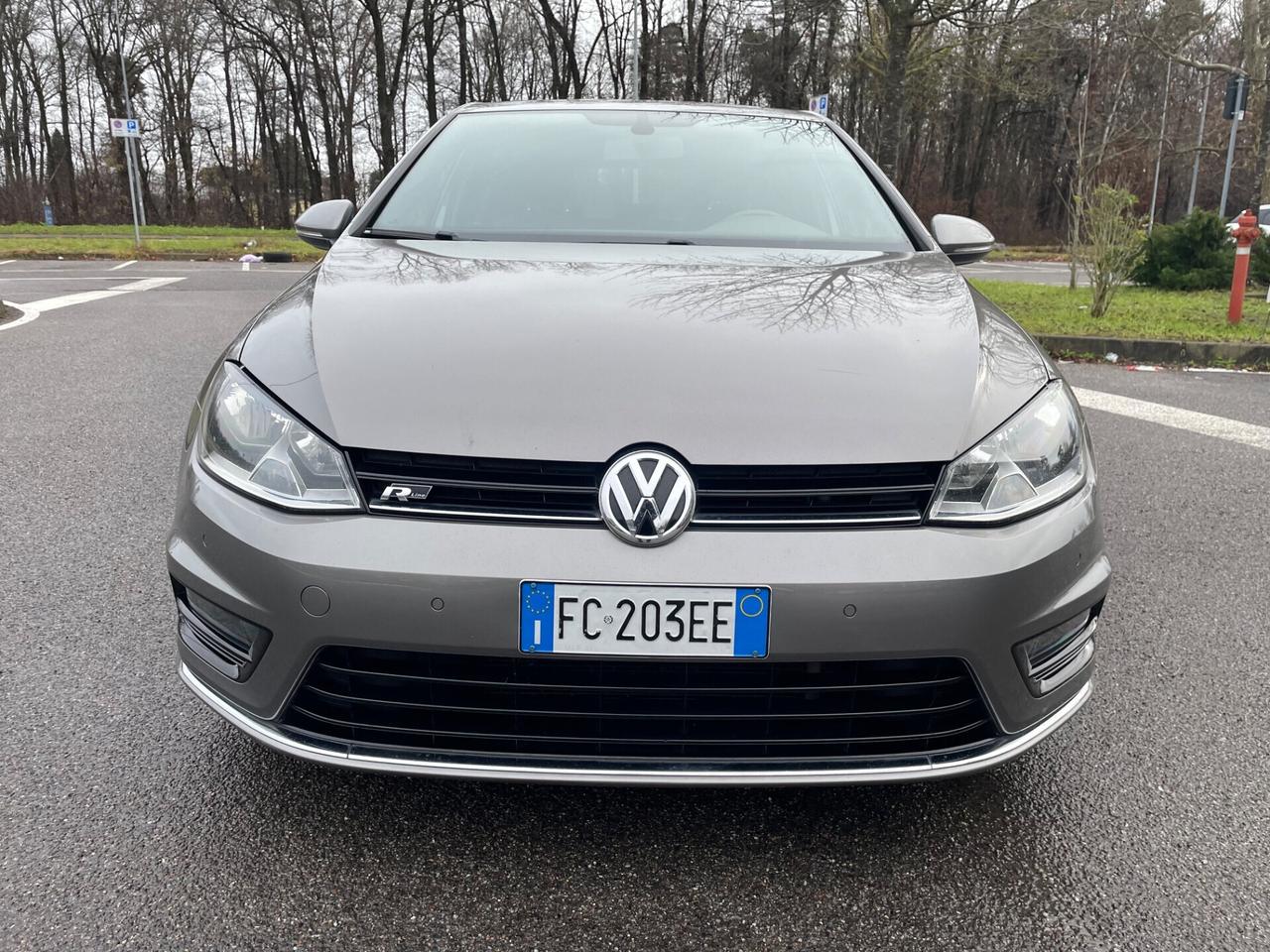 Volkswagen Golf 1.4 TSI 5p. R-Line-Automatik-Neopatentati -.
