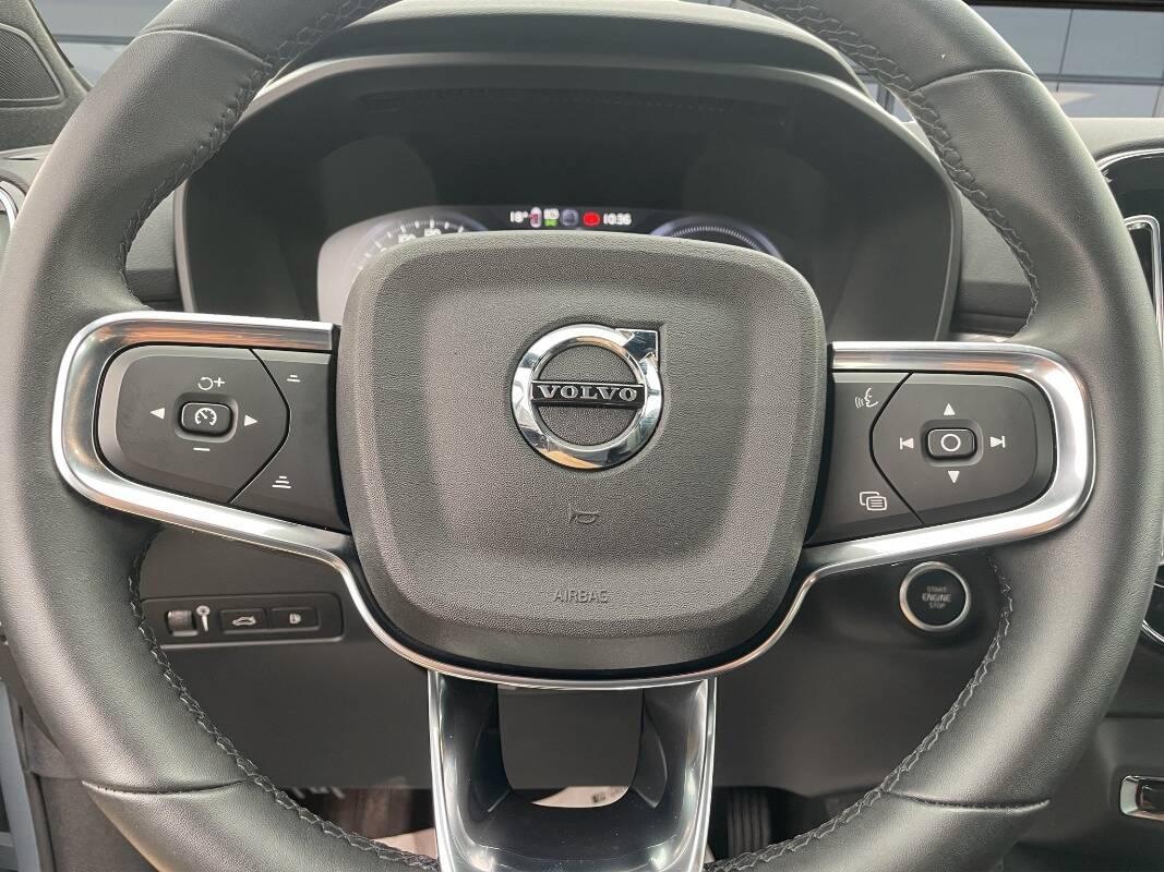 Volvo XC40 1.5 t4 recharge phev con CarPlay