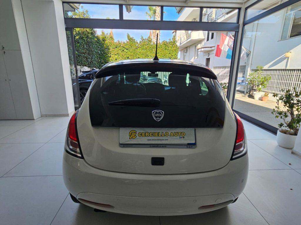 Lancia Ypsilon 1.0 FireFly 5 porte S&S Hybrid Gold tua da €125,00